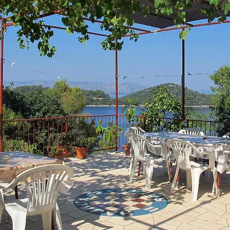 With A Parking Space Sobra, Mljet - 4926 아파트 *